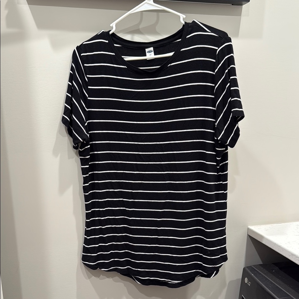 Old Navy Luxe Black and White Tee